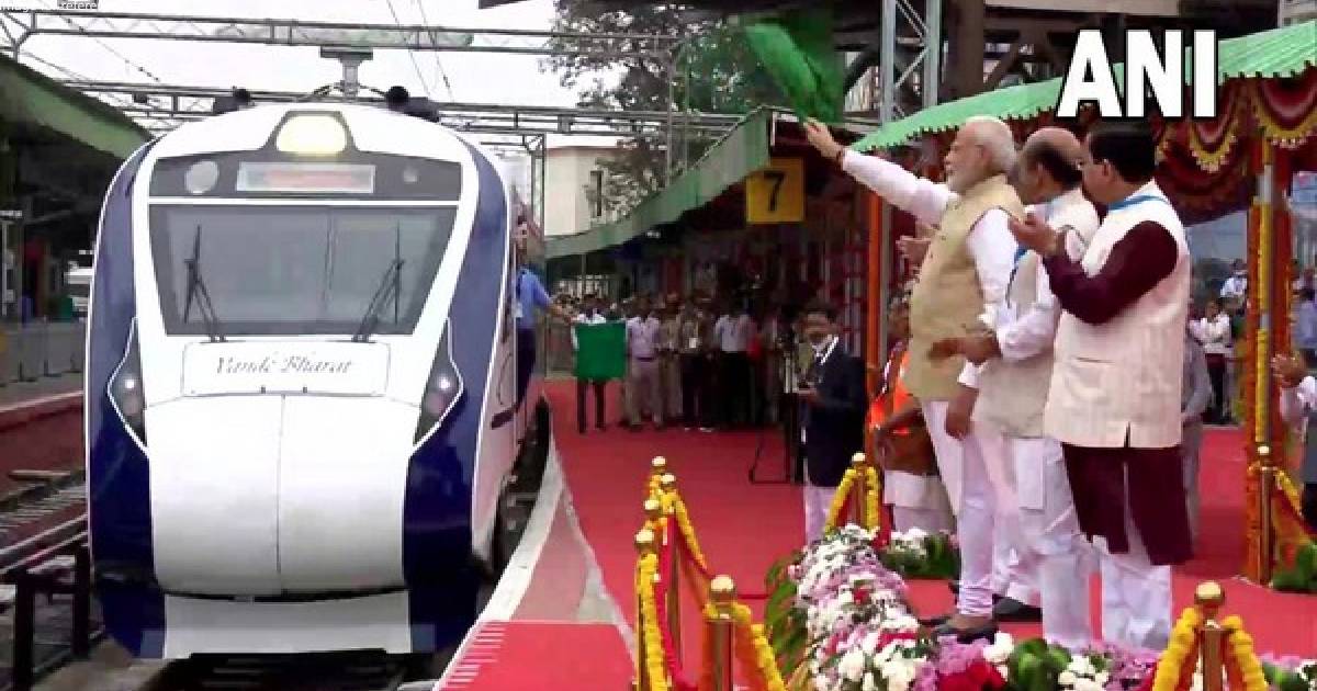 PM Modi flags off Vande Bharat Express, Bharat Gaurav Kashi Darshan Train in Bengaluru